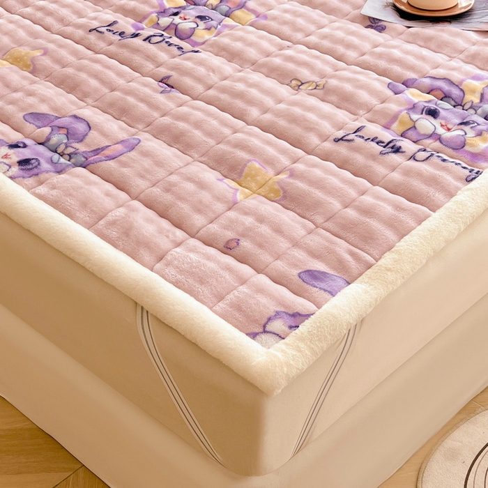 91家纺网 家纺一手货源 找家纺 梵朴 2025新款牛奶绒泡泡兔毛绒床垫学生宿舍床褥子床护垫大床款印花系列 星黛露粉