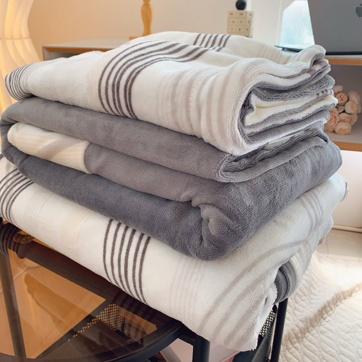 91家纺网 家纺一手货源 找家纺 莱豫家纺 2025新款加厚牛奶绒三件套四件套保暖不静电 莱茵河灰