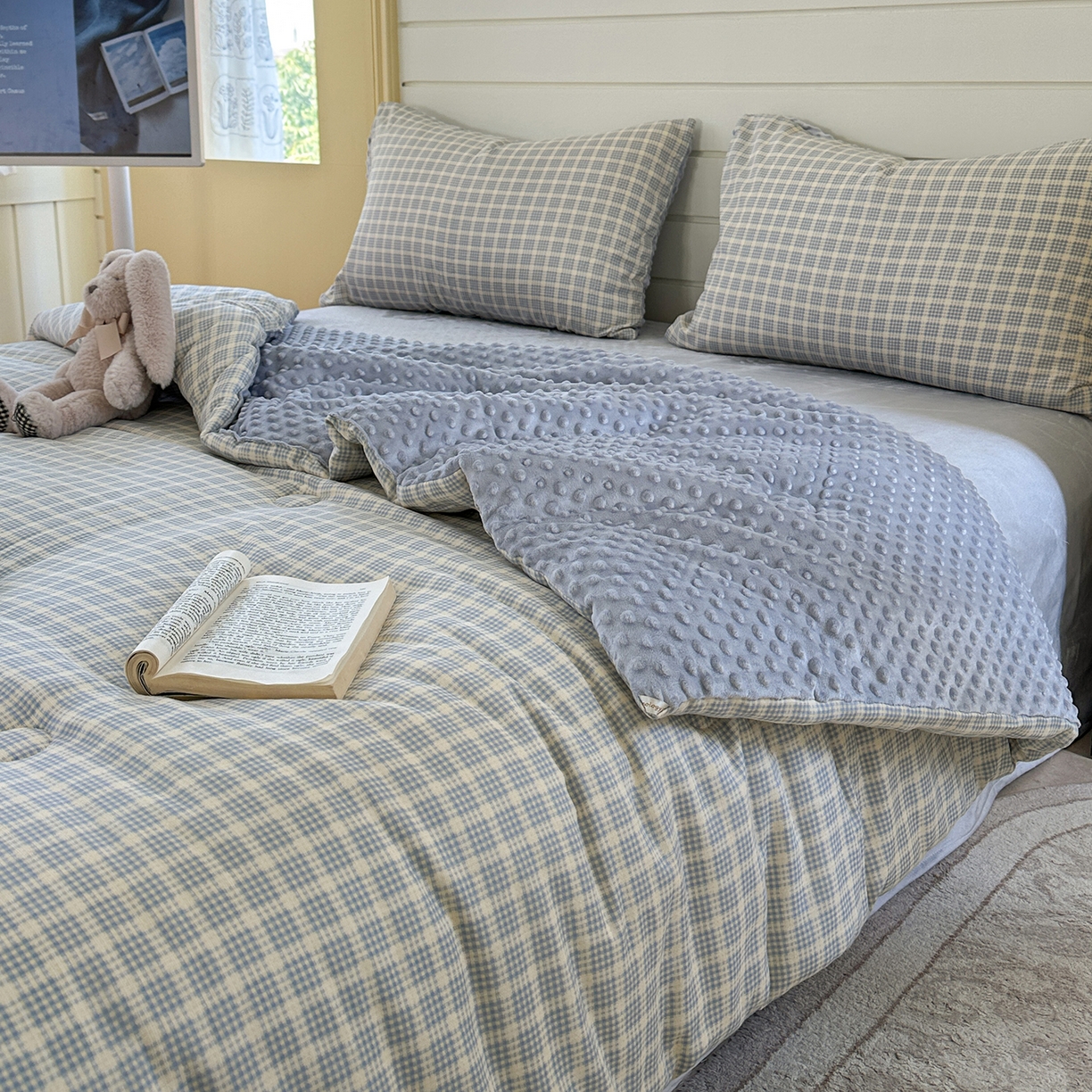 91家纺网 家纺一手货源 找家纺 麦伦家居 2025新款全棉双层纱3D豆豆被系列被子被芯（可配四件套） 奶油松饼蓝