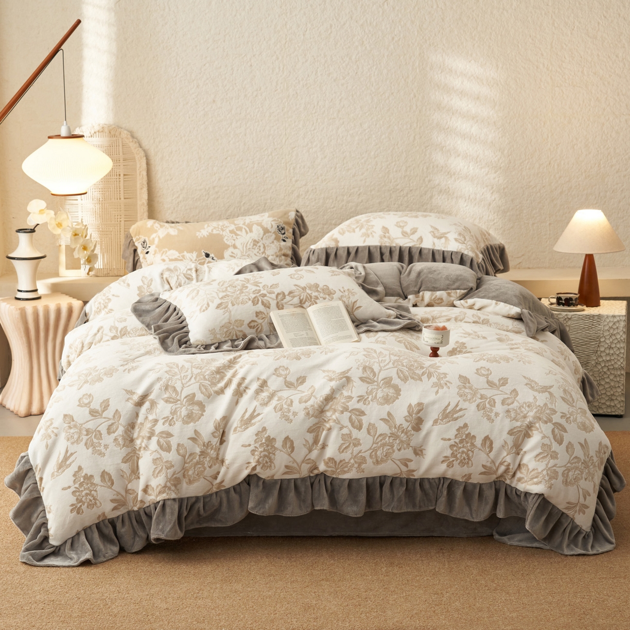 91家纺网 家纺一手货源 找家纺 早晨家纺 2025新款高克重牛奶绒烂花四件套 金叶漫