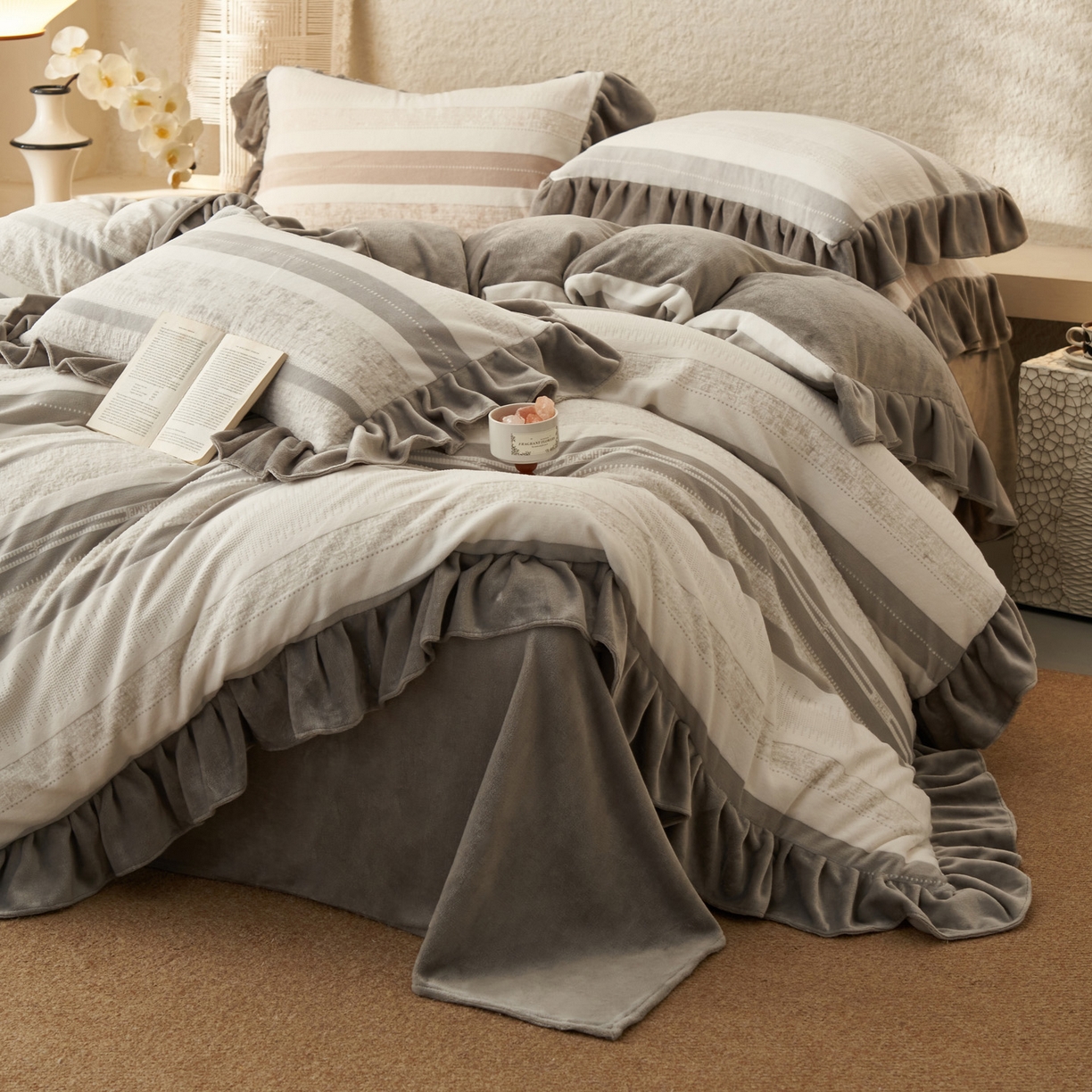 91家纺网 家纺一手货源 找家纺 早晨家纺 2025新款高克重牛奶绒烂花四件套 浅叙