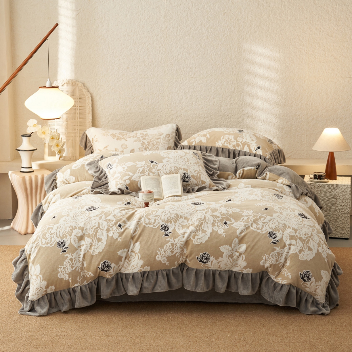 91家纺网 家纺一手货源 找家纺 早晨家纺 2025新款高克重牛奶绒烂花四件套 雅庭花叙