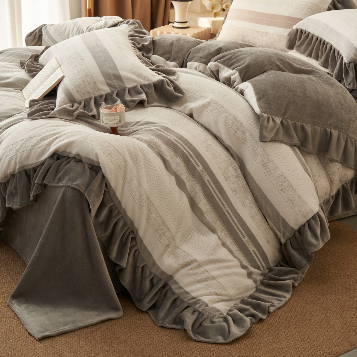 91家纺网 家纺一手货源 找家纺 早晨家纺 2025新款高克重牛奶绒烂花四件套 浅叙