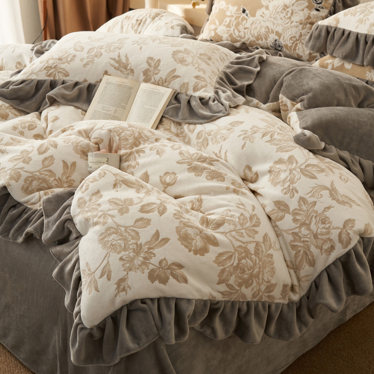 91家纺网 家纺一手货源 找家纺 早晨家纺 2025新款高克重牛奶绒烂花四件套 金叶漫