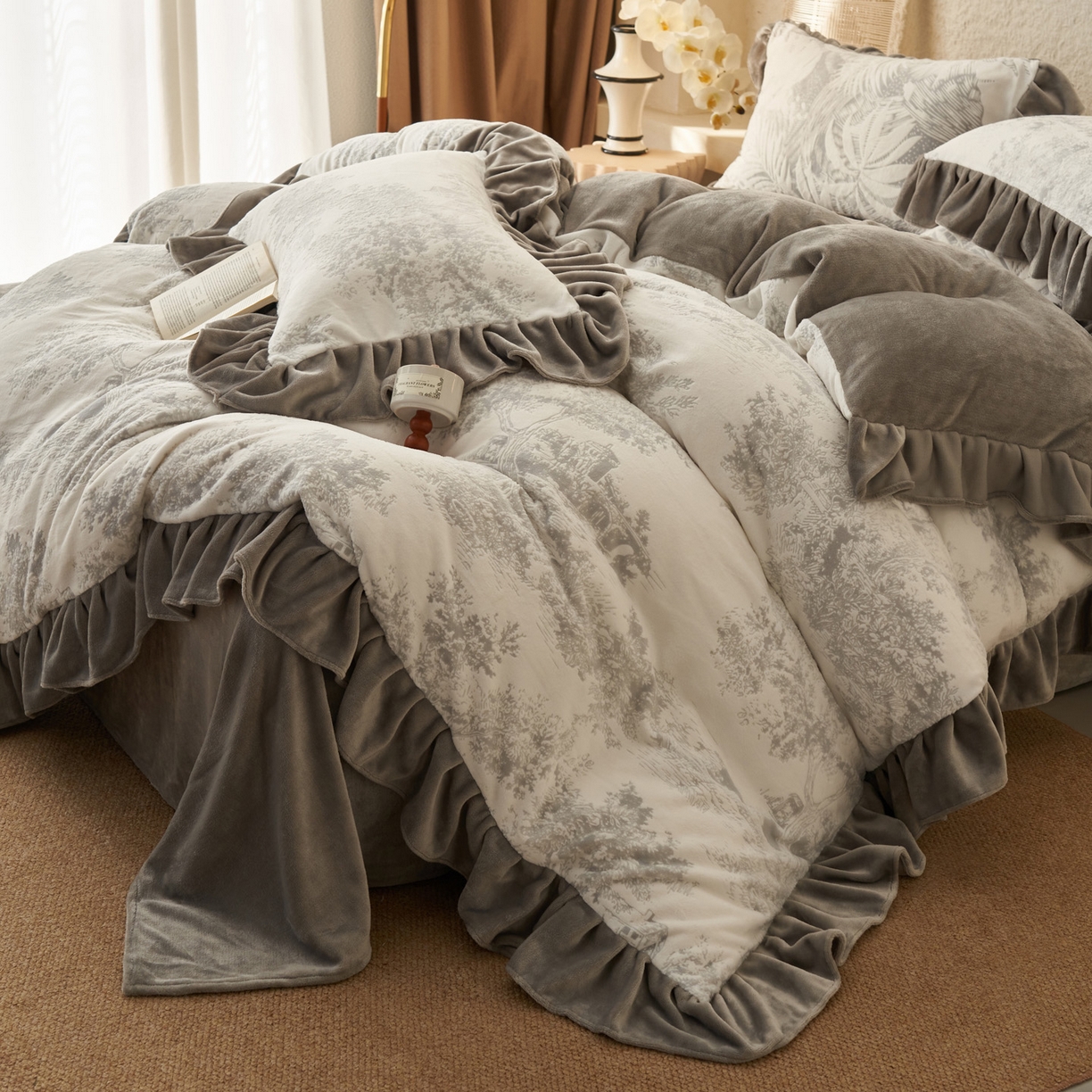 91家纺网 家纺一手货源 找家纺 早晨家纺 2025新款高克重牛奶绒烂花四件套 林影素韵