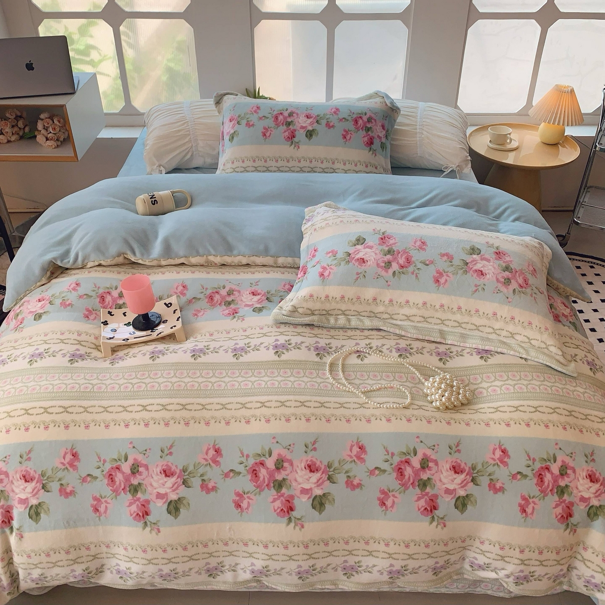 91家纺网 家纺一手货源 找家纺 莱豫家纺 2025新款加厚牛奶绒三件套四件套保暖不静电 蓝色梦境