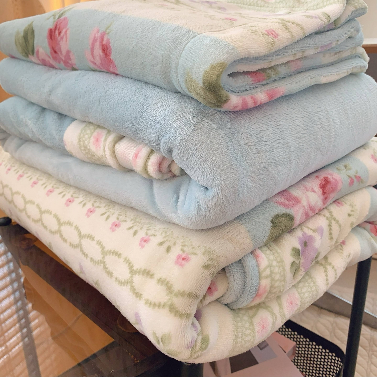 91家纺网 家纺一手货源 找家纺 莱豫家纺 2025新款加厚牛奶绒三件套四件套保暖不静电 蓝色梦境