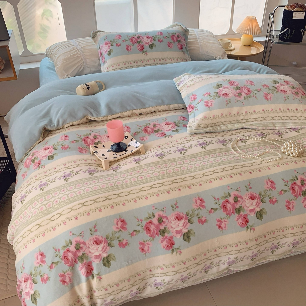 91家纺网 家纺一手货源 找家纺 莱豫家纺 2025新款加厚牛奶绒三件套四件套保暖不静电 蓝色梦境