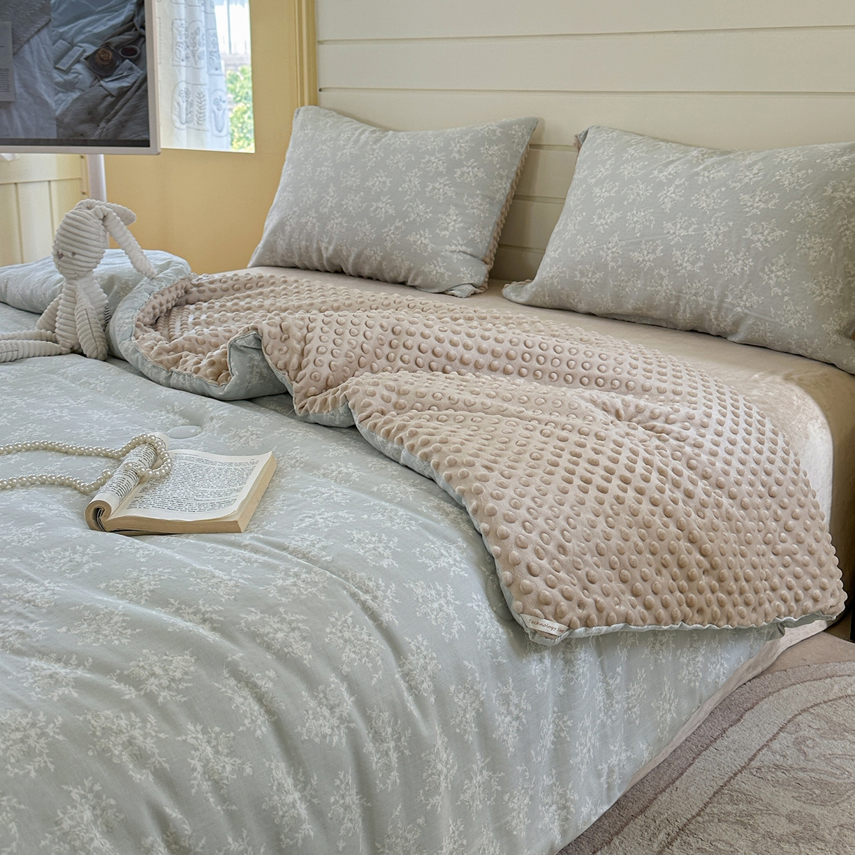 91家纺网 家纺一手货源 找家纺 麦伦家居 2025新款全棉双层纱3D豆豆被系列被子被芯（可配四件套） 蓝韵