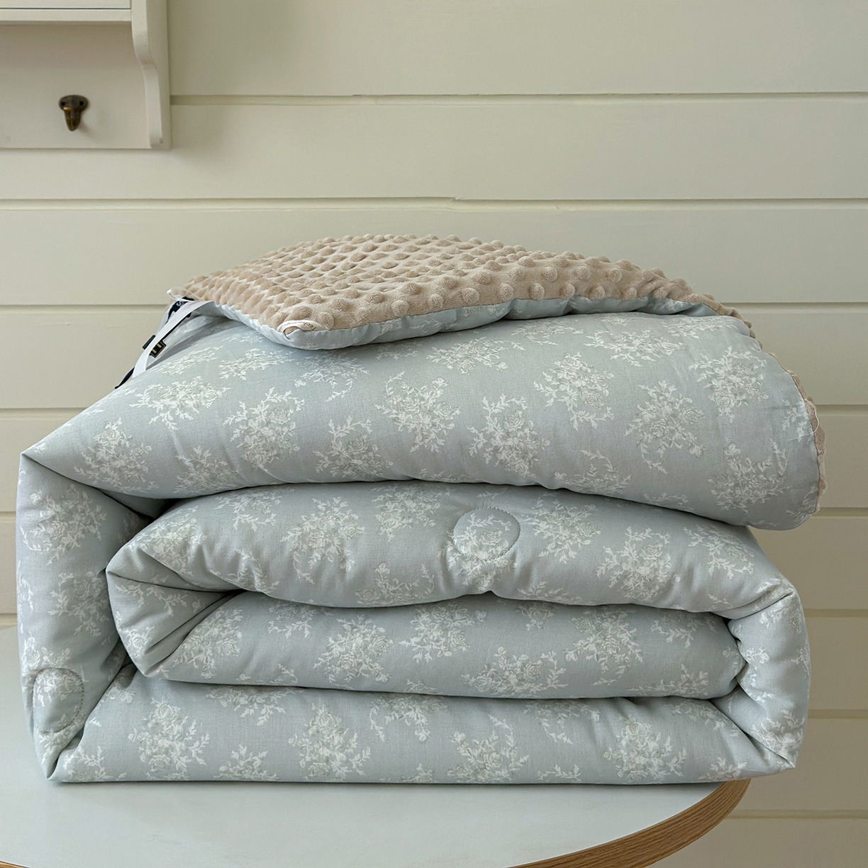 91家纺网 家纺一手货源 找家纺 麦伦家居 2025新款全棉双层纱3D豆豆被系列被子被芯（可配四件套） 蓝韵