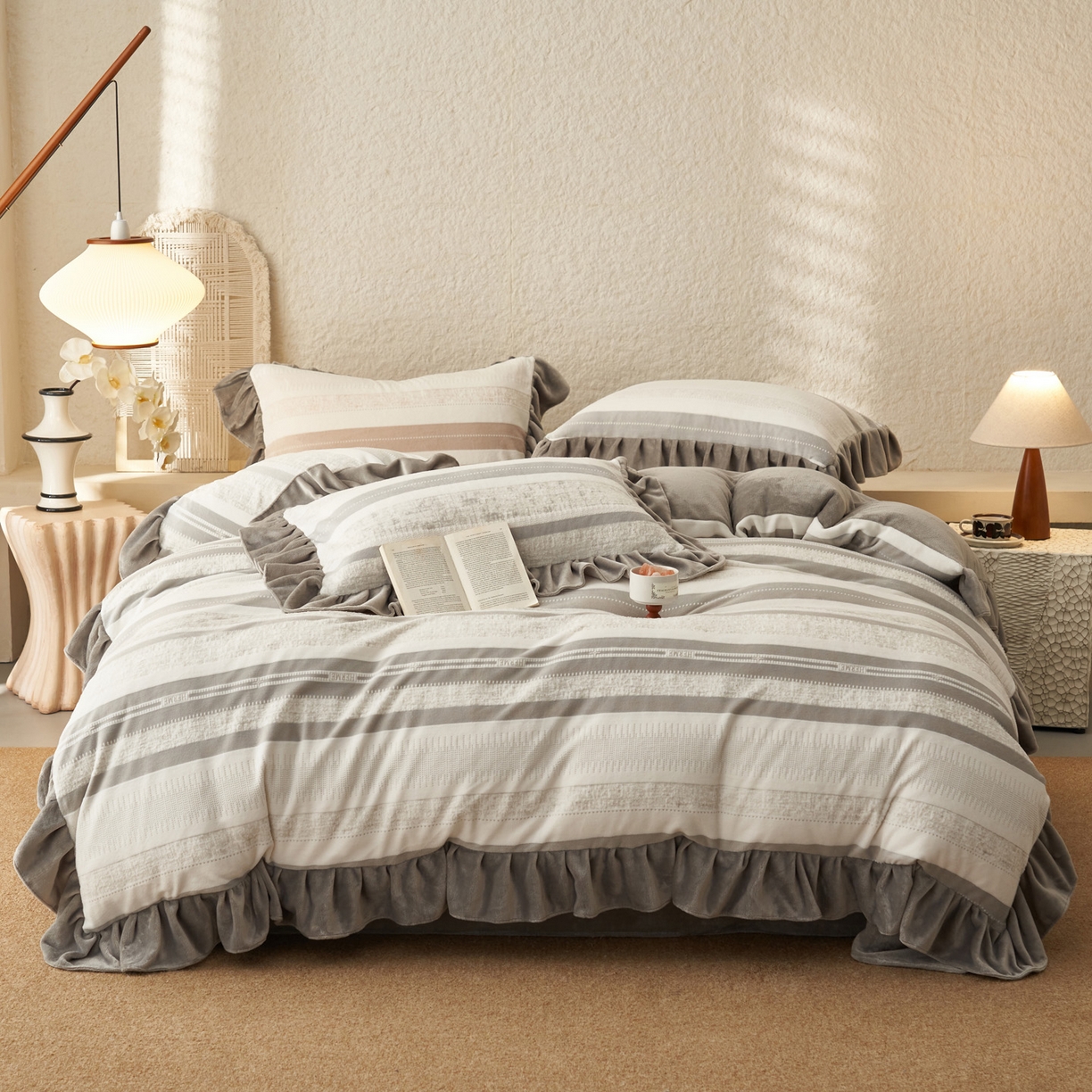 91家纺网 家纺一手货源 找家纺 早晨家纺 2025新款高克重牛奶绒烂花四件套 浅叙