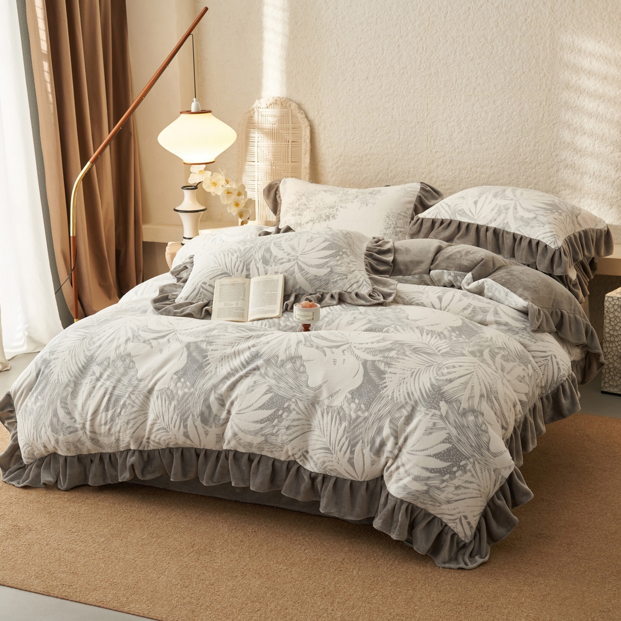 91家纺网 家纺一手货源 找家纺 早晨家纺 2025新款高克重牛奶绒烂花四件套 叶语灰