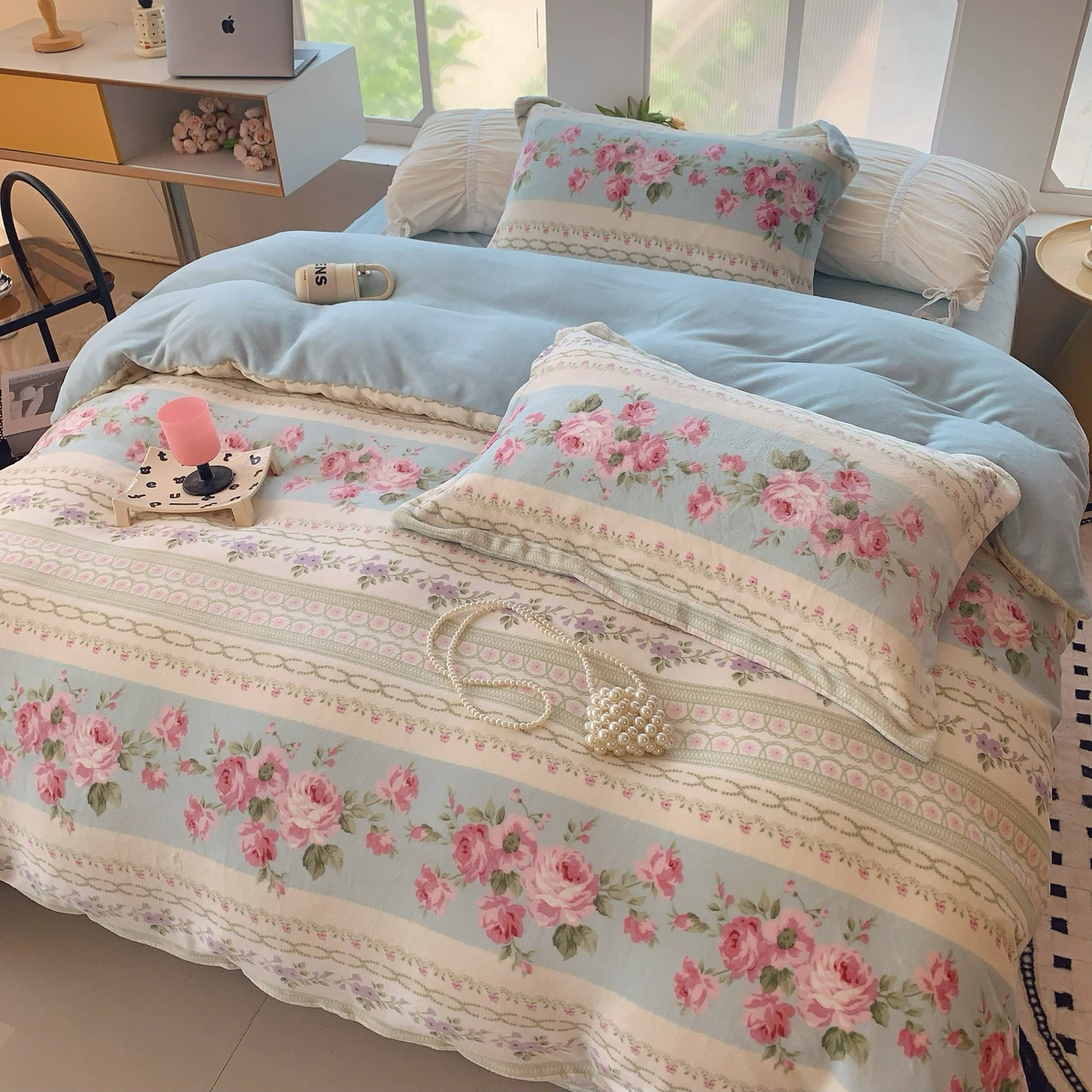 91家纺网 家纺一手货源 找家纺 莱豫家纺 2025新款加厚牛奶绒三件套四件套保暖不静电 蓝色梦境