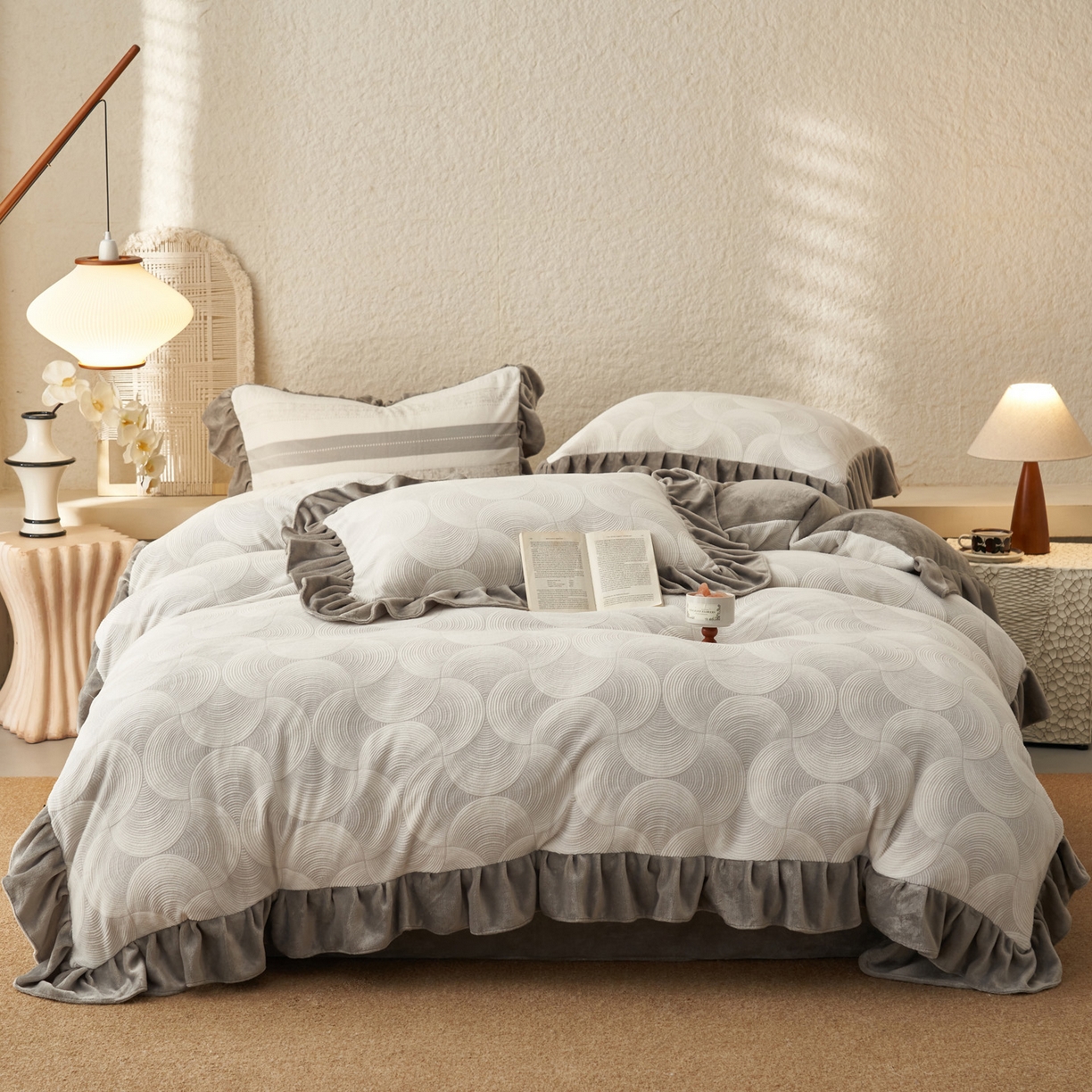 91家纺网 家纺一手货源 找家纺 早晨家纺 2025新款高克重牛奶绒烂花四件套 圈语眠