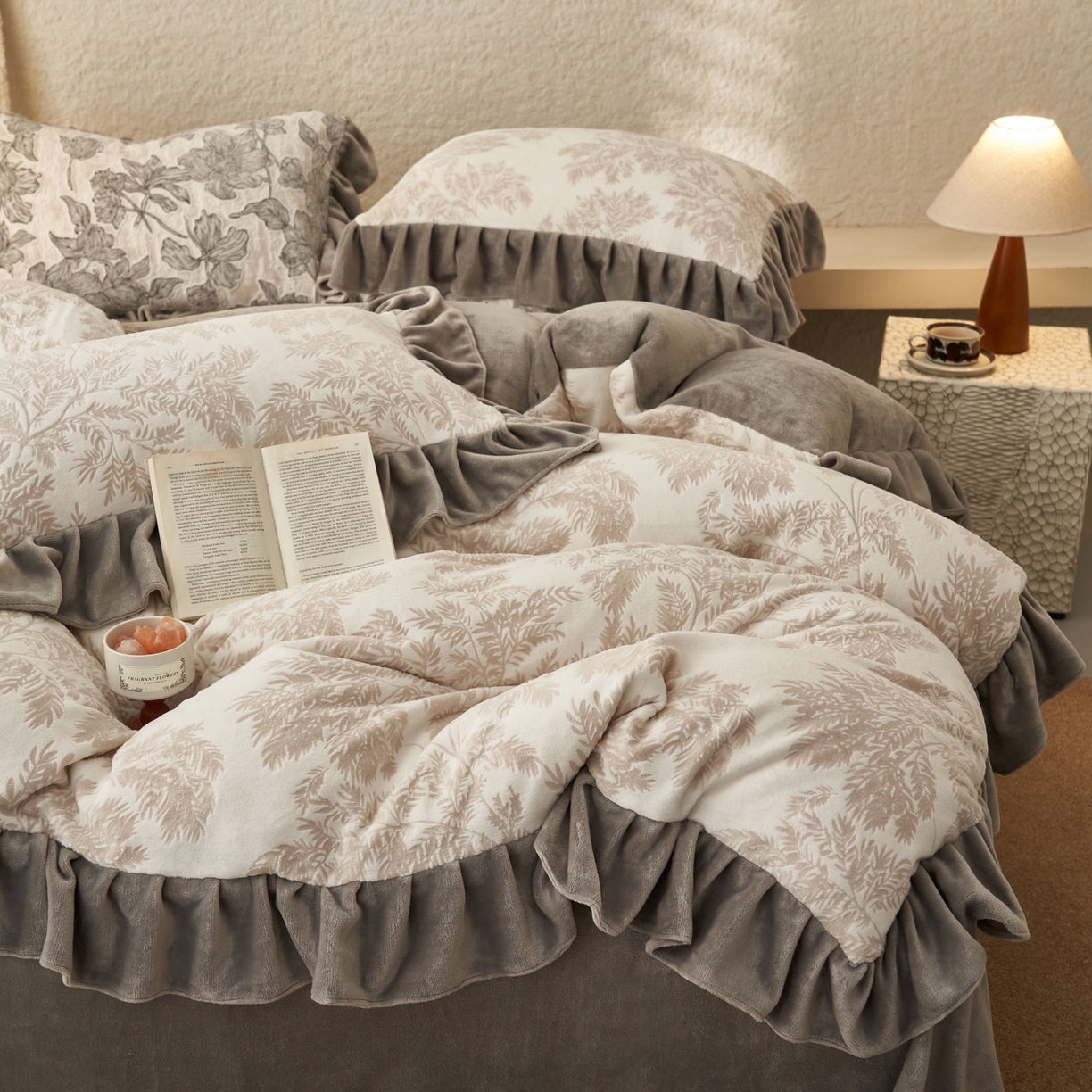 91家纺网 家纺一手货源 找家纺 早晨家纺 2025新款高克重牛奶绒烂花四件套 叶韵