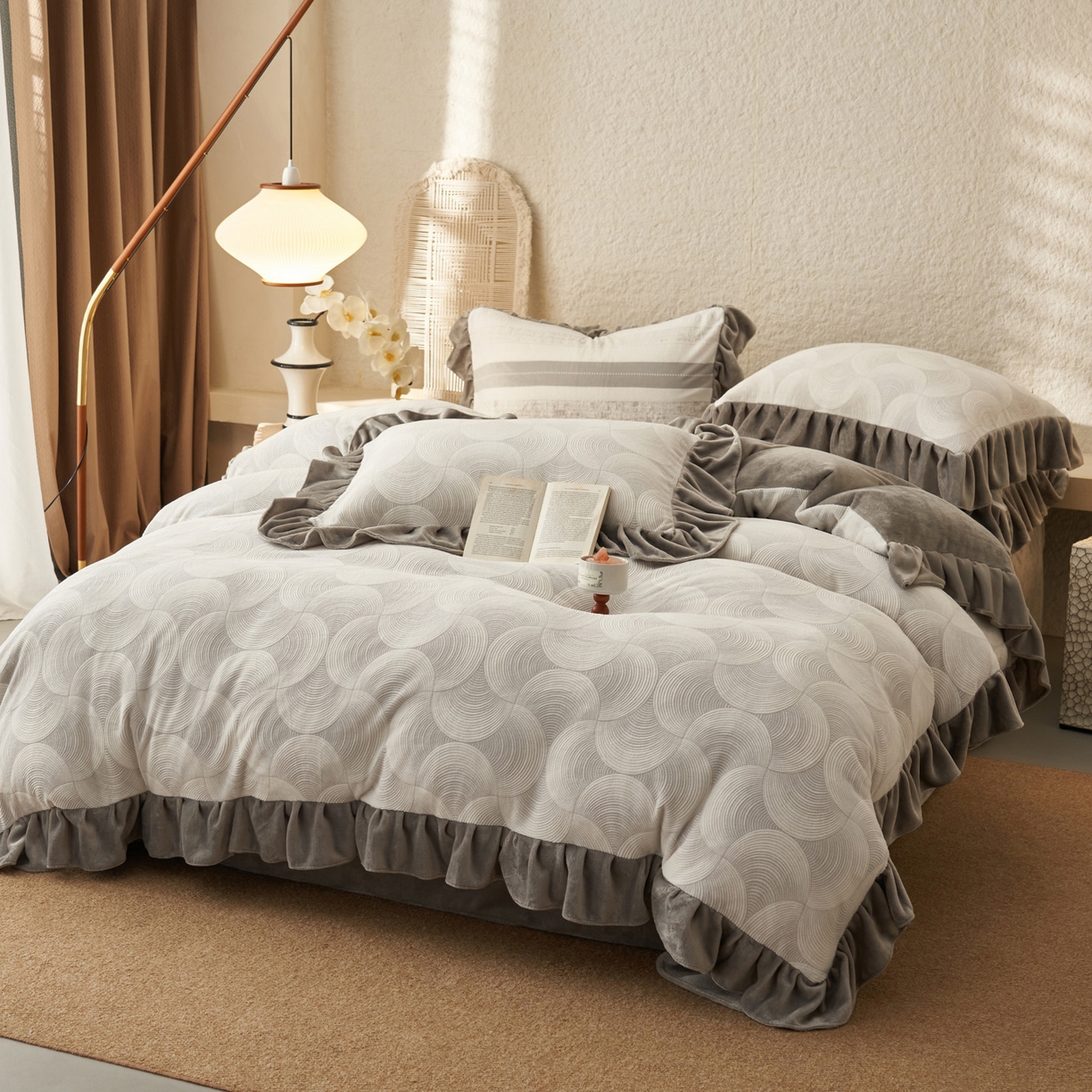 91家纺网 家纺一手货源 找家纺 早晨家纺 2025新款高克重牛奶绒烂花四件套 圈语眠