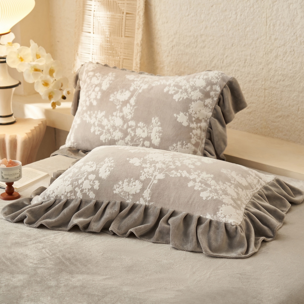 91家纺网 家纺一手货源 找家纺 早晨家纺 2025新款高克重牛奶绒烂花四件套 花眠灰