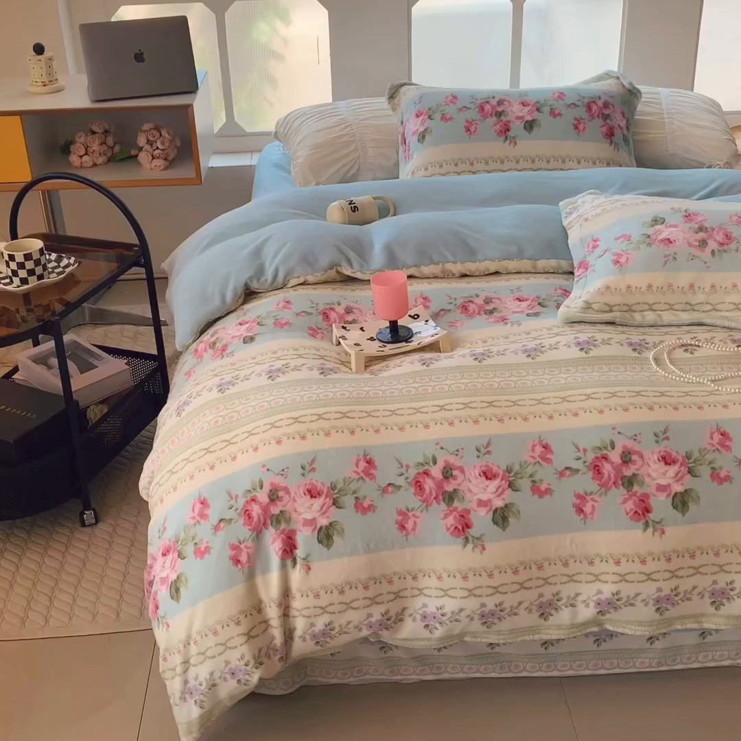 91家纺网 家纺一手货源 找家纺 莱豫家纺 2025新款加厚牛奶绒三件套四件套保暖不静电 蓝色梦境