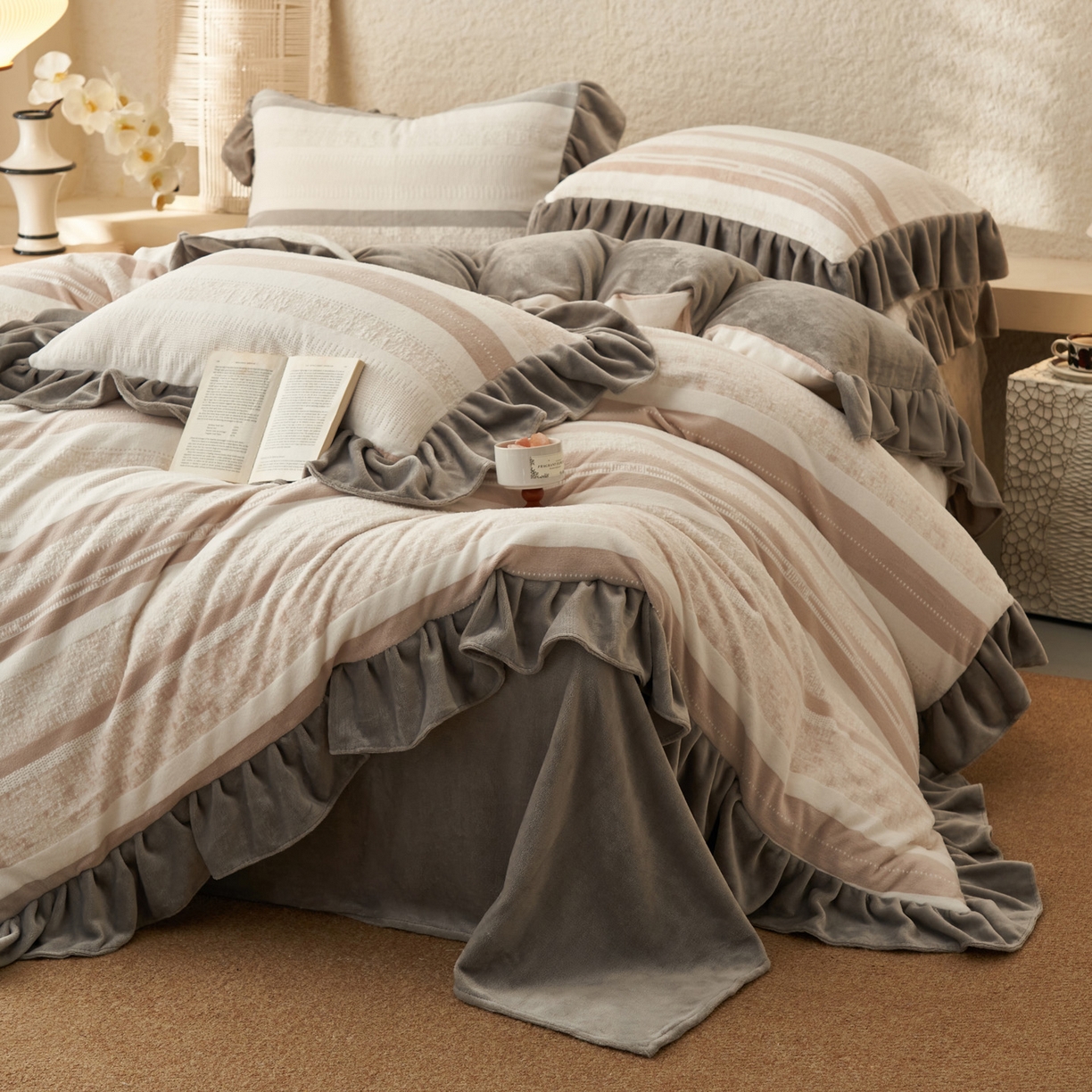 91家纺网 家纺一手货源 找家纺 早晨家纺 2025新款高克重牛奶绒烂花四件套 素纹