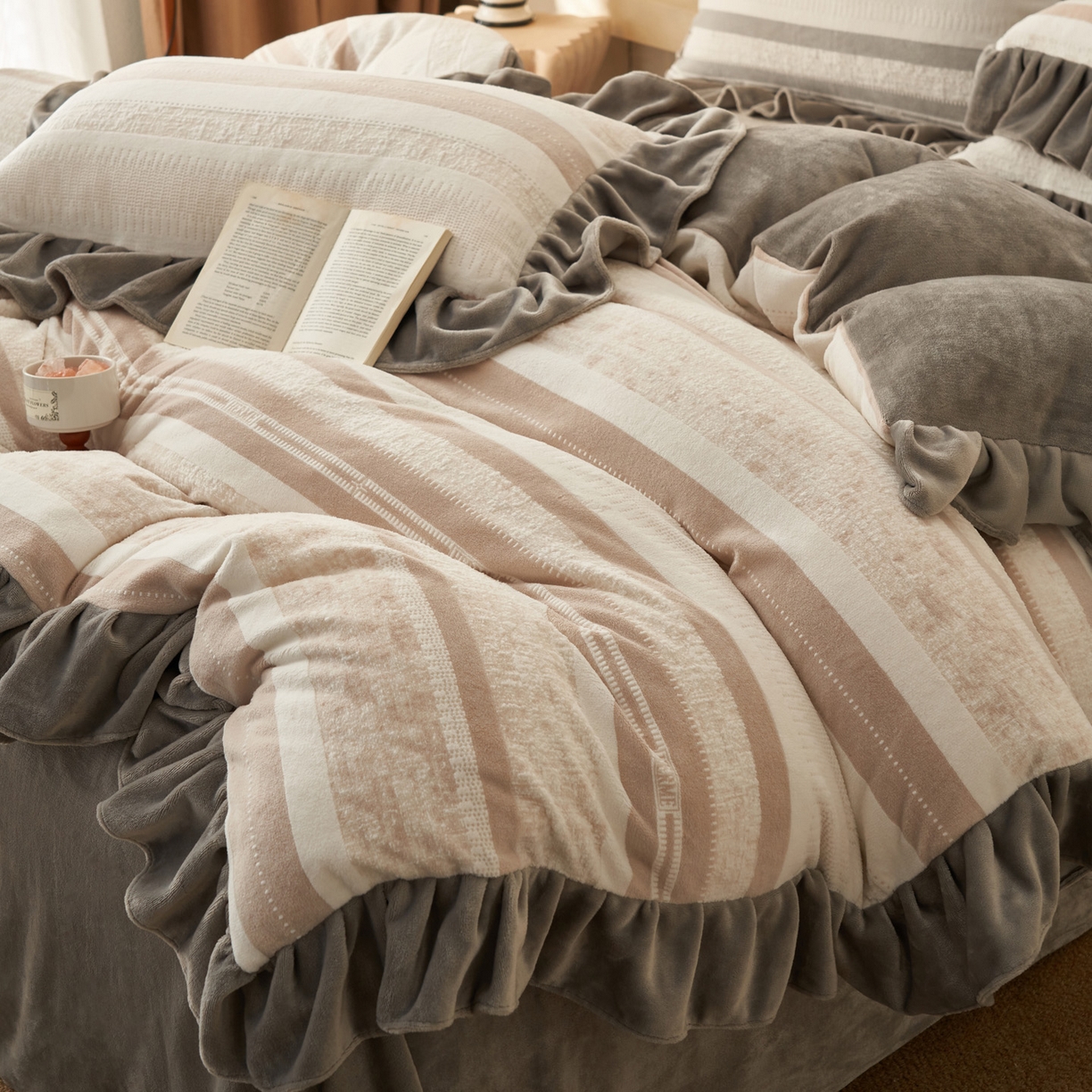 91家纺网 家纺一手货源 找家纺 早晨家纺 2025新款高克重牛奶绒烂花四件套 素纹