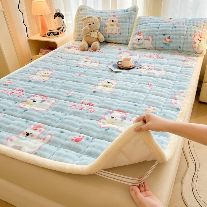 91家纺网 家纺一手货源 找家纺 梵朴 2025新款牛奶绒泡泡兔毛绒床垫学生宿舍床褥子床护垫大床款印花系列 音乐狗蓝
