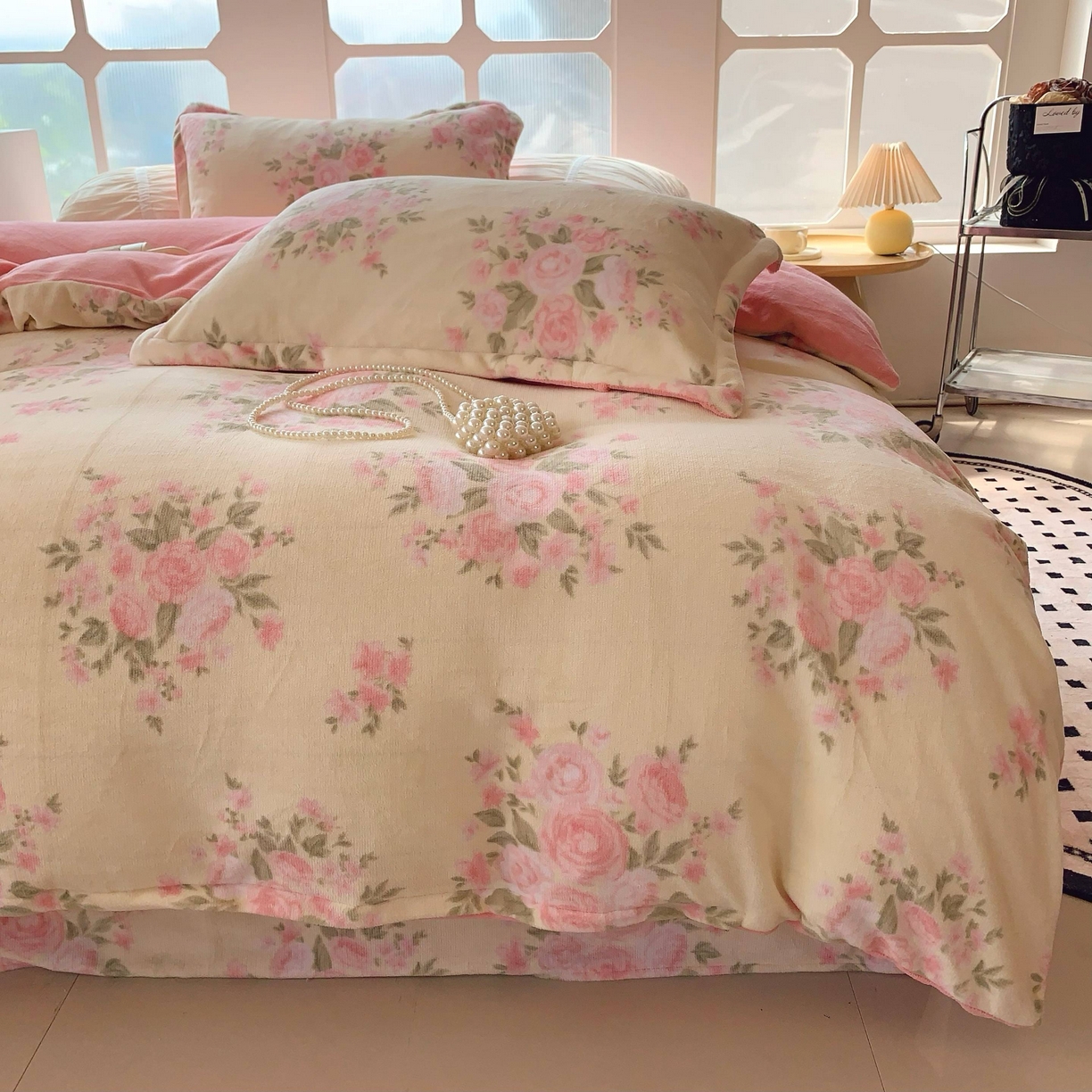 91家纺网 家纺一手货源 找家纺 莱豫家纺 2025新款加厚牛奶绒三件套四件套保暖不静电 玫瑰粉