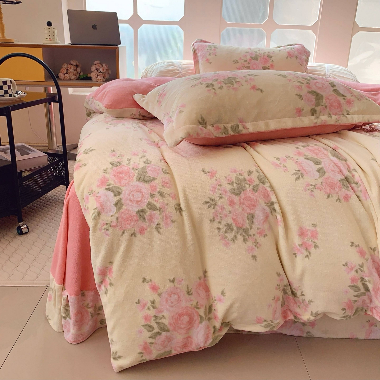 91家纺网 家纺一手货源 找家纺 莱豫家纺 2025新款加厚牛奶绒三件套四件套保暖不静电 玫瑰粉