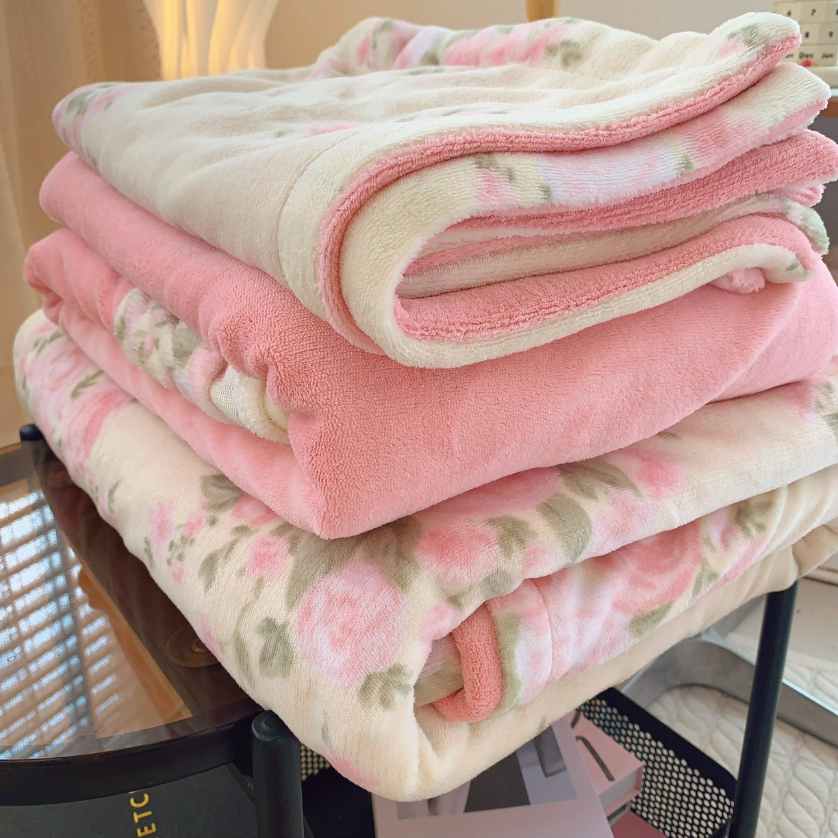 91家纺网 家纺一手货源 找家纺 莱豫家纺 2025新款加厚牛奶绒三件套四件套保暖不静电 玫瑰粉