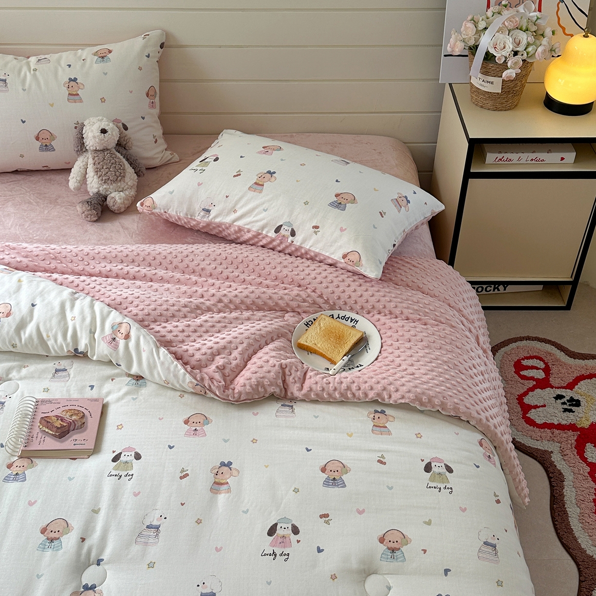 91家纺网 家纺一手货源 找家纺 麦伦家居 2025新款全棉双层纱3D豆豆被系列被子被芯（可配四件套） 快乐小狗