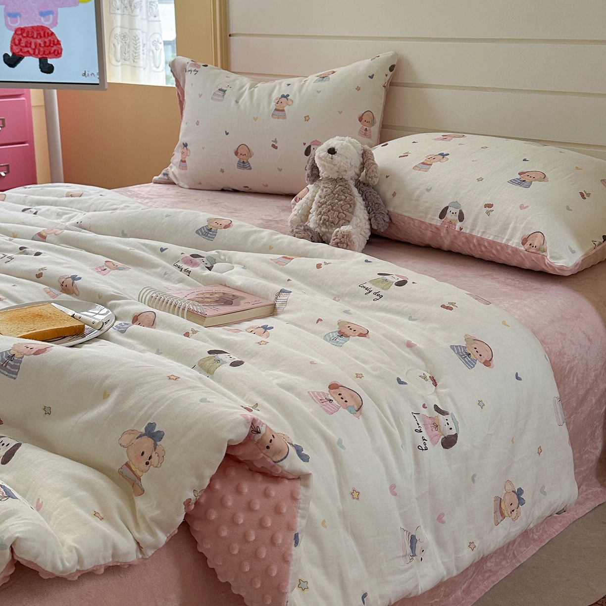 91家纺网 家纺一手货源 找家纺 麦伦家居 2025新款全棉双层纱3D豆豆被系列被子被芯（可配四件套） 快乐小狗