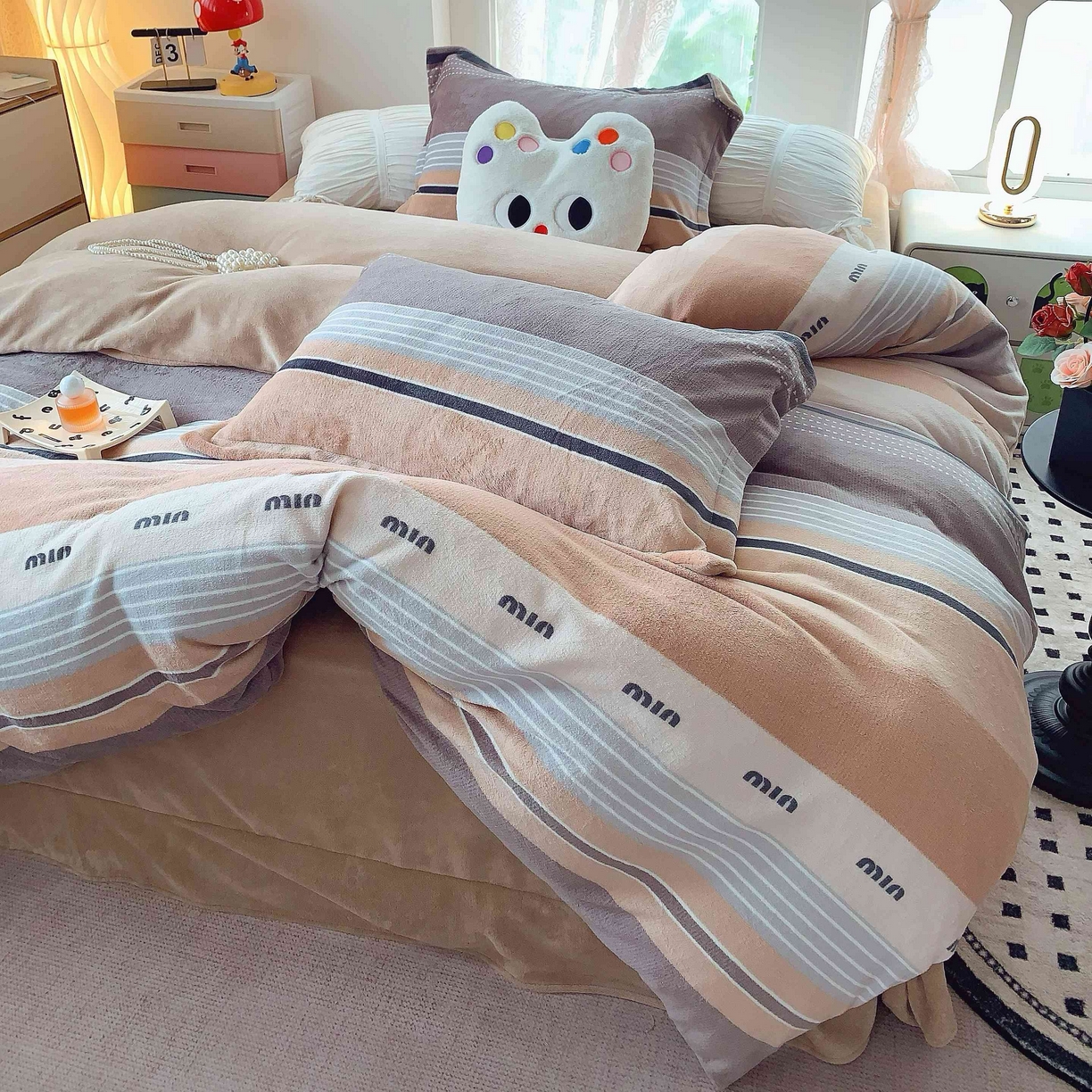 91家纺网 家纺一手货源 找家纺 莱豫家纺 2025新款加厚牛奶绒三件套四件套保暖不静电 米兰风尚