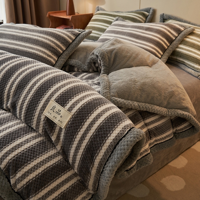 91家纺网 家纺一手货源 找家纺 早晨家纺 2025新款豆豆款菠萝格提花四件套 豆豆绒-灰条