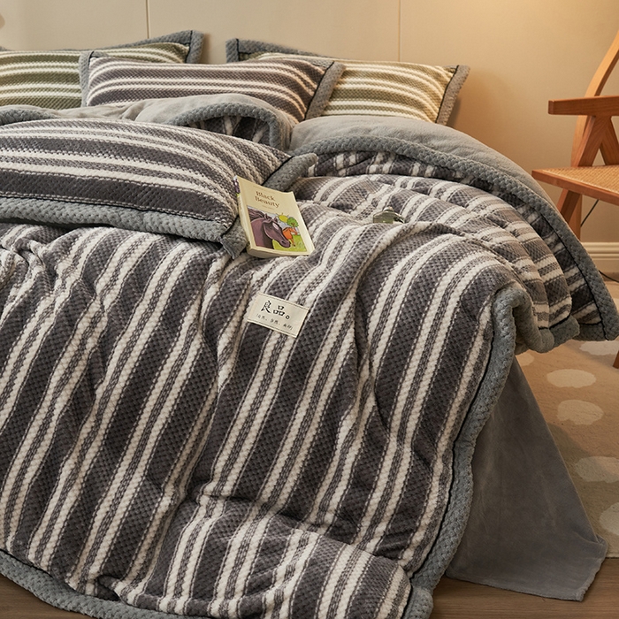 91家纺网 家纺一手货源 找家纺 早晨家纺 2025新款豆豆款菠萝格提花四件套 豆豆绒-灰条