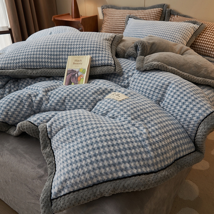 91家纺网 家纺一手货源 找家纺 早晨家纺 2025新款豆豆款菠萝格提花四件套 豆豆绒-小格蓝