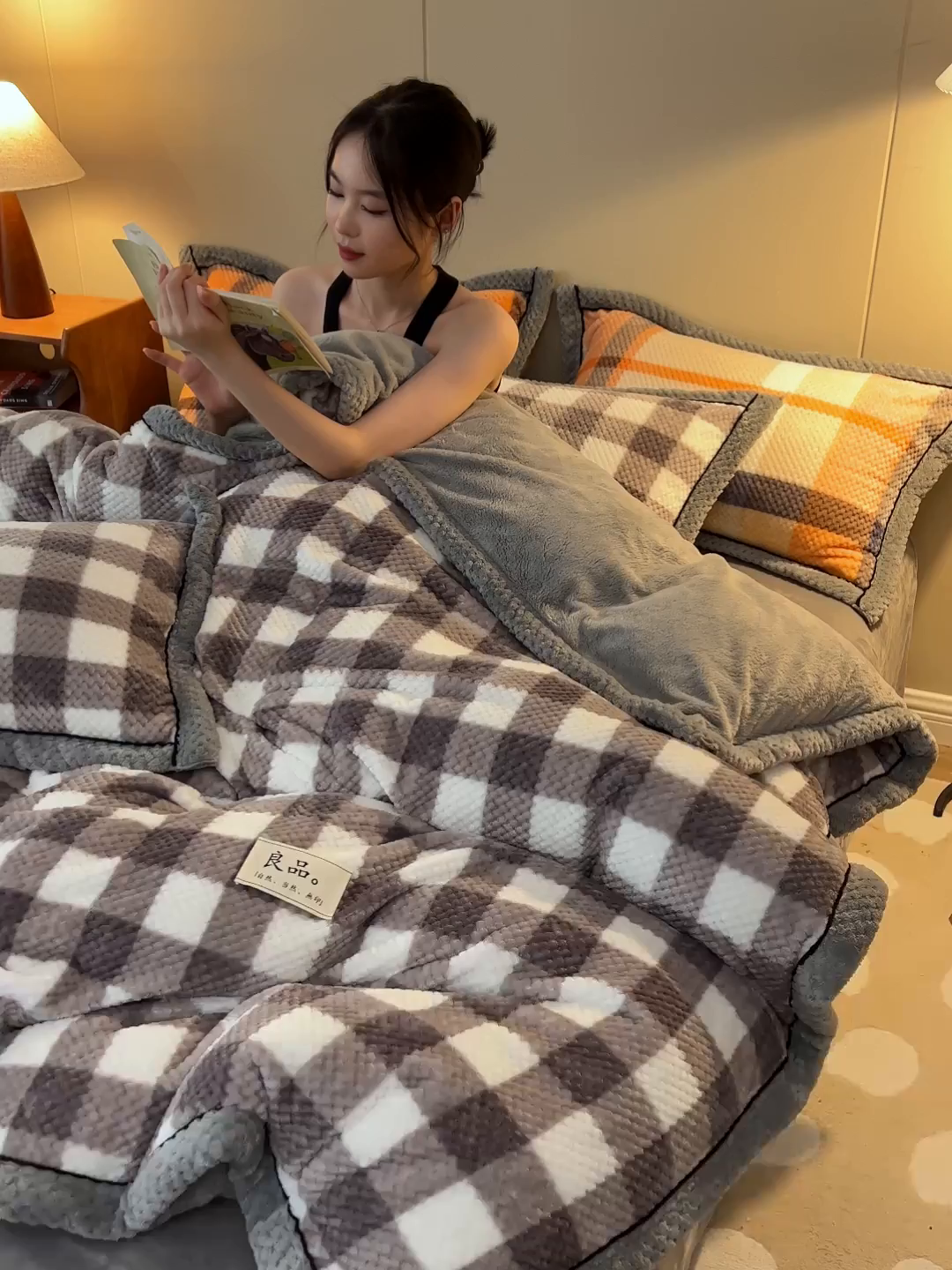 91家纺网 家纺一手货源 找家纺 早晨家纺 2025新款豆豆款菠萝格提花四件套 豆豆绒-多哥咖