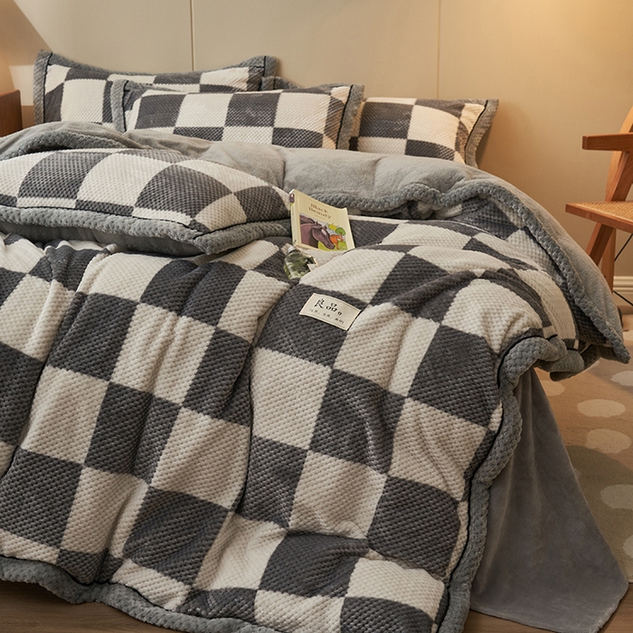 91家纺网 家纺一手货源 找家纺 早晨家纺 2025新款豆豆款菠萝格提花四件套 豆豆绒-大方格灰