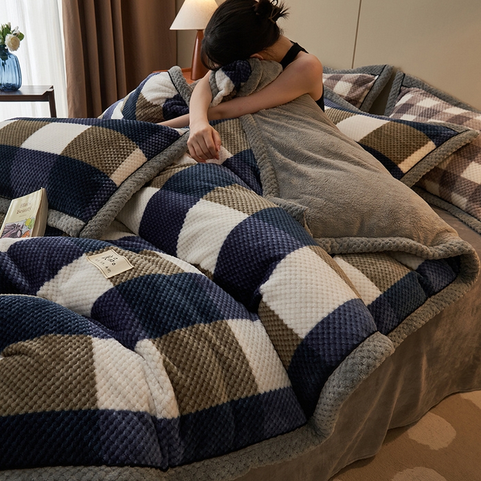 91家纺网 家纺一手货源 找家纺 早晨家纺 2025新款豆豆款菠萝格提花四件套 豆豆绒-大方格蓝