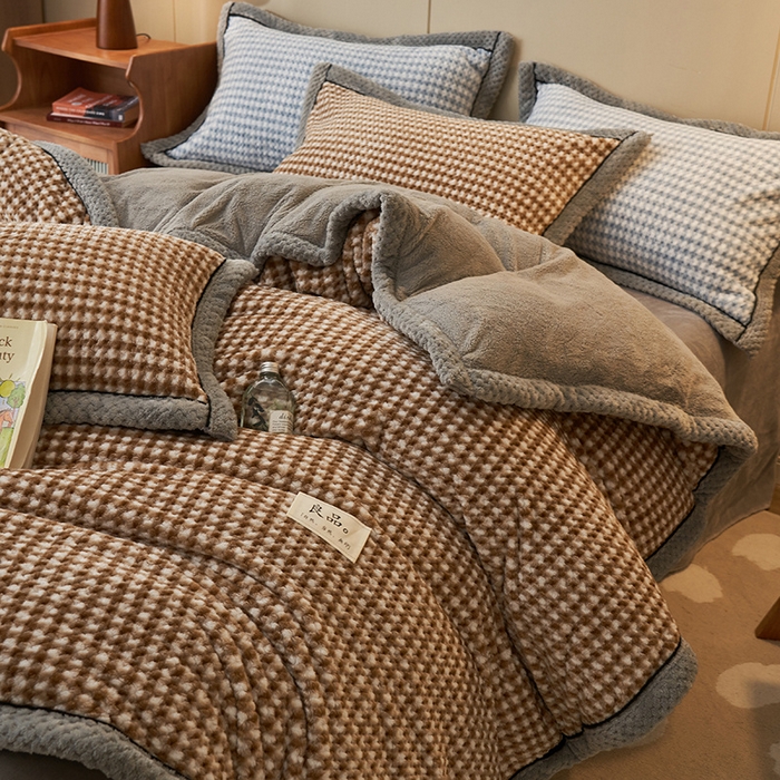 91家纺网 家纺一手货源 找家纺 早晨家纺 2025新款豆豆款菠萝格提花四件套 豆豆绒-小格咖