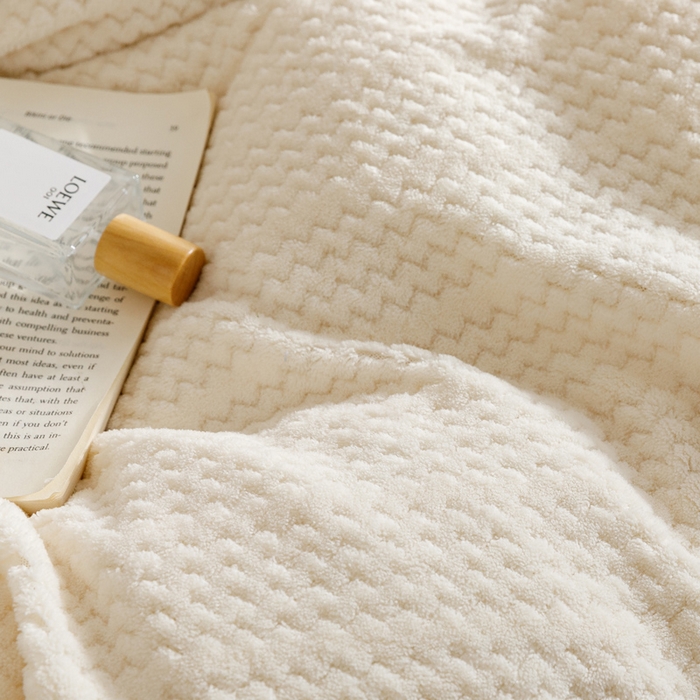 91家纺网 家纺一手货源 找家纺 早晨家纺 2025新款波浪款牛奶绒提花四件套 波浪-奶昔白