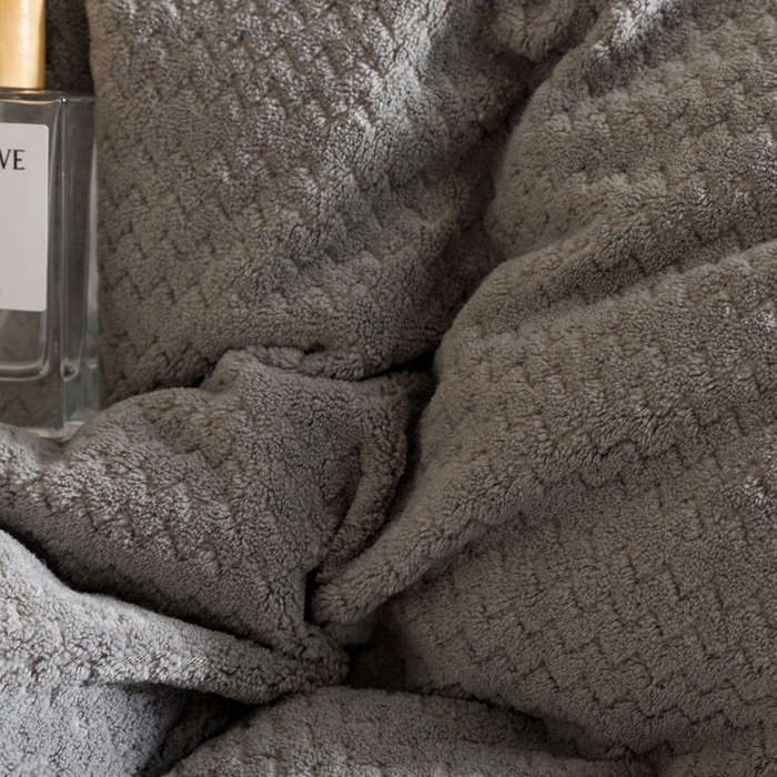 91家纺网 家纺一手货源 找家纺 早晨家纺 2025新款波浪款牛奶绒提花四件套 波浪-浅灰