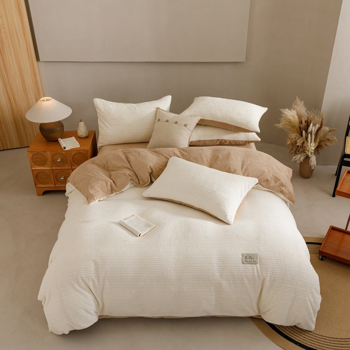 91家纺网 家纺一手货源 找家纺 早晨家纺 2025新款波浪款牛奶绒提花四件套 波浪-奶昔白