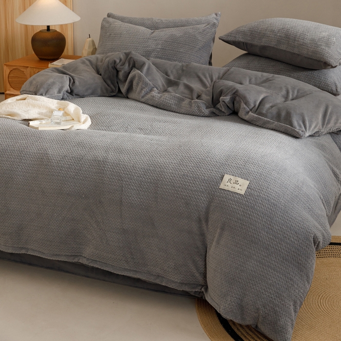 91家纺网 家纺一手货源 找家纺 早晨家纺 2025新款波浪款牛奶绒提花四件套 波浪-浅灰