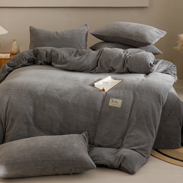 91家纺网 家纺一手货源 找家纺 早晨家纺 2025新款波浪款牛奶绒提花四件套 波浪-浅灰