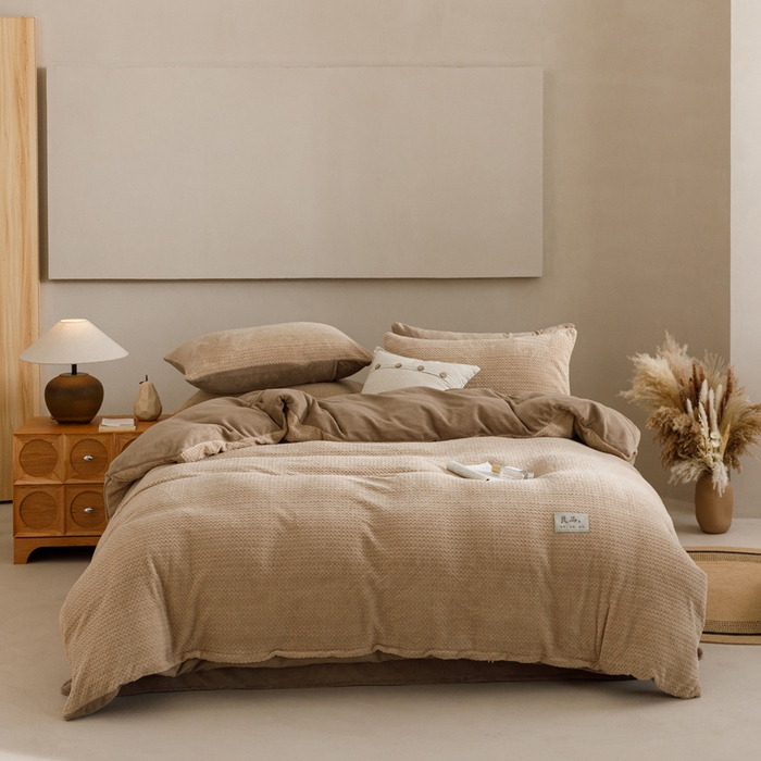 91家纺网 家纺一手货源 找家纺 早晨家纺 2025新款波浪款牛奶绒提花四件套 波浪-米驼