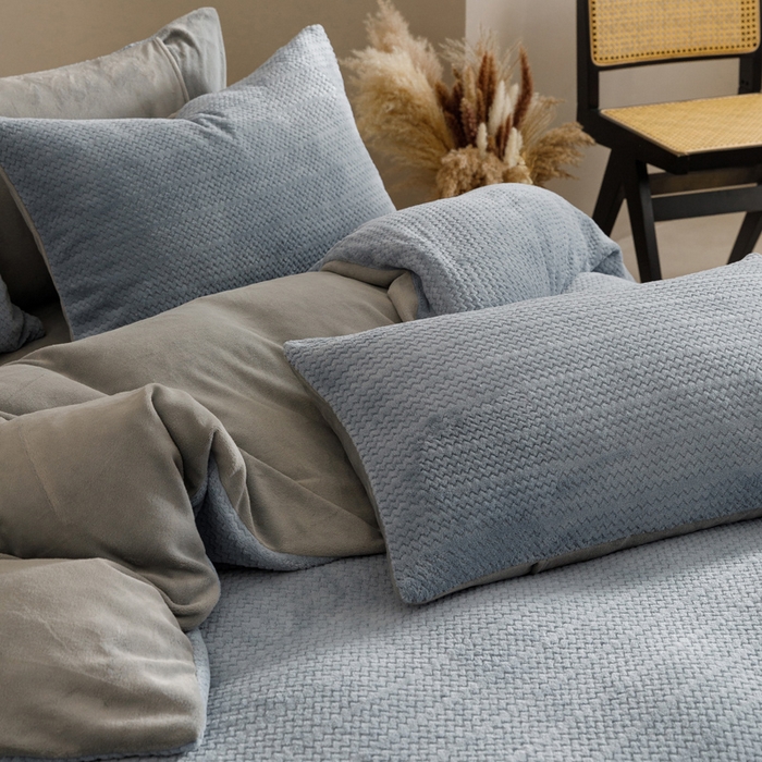 91家纺网 家纺一手货源 找家纺 早晨家纺 2025新款波浪款牛奶绒提花四件套 波浪-宾利蓝