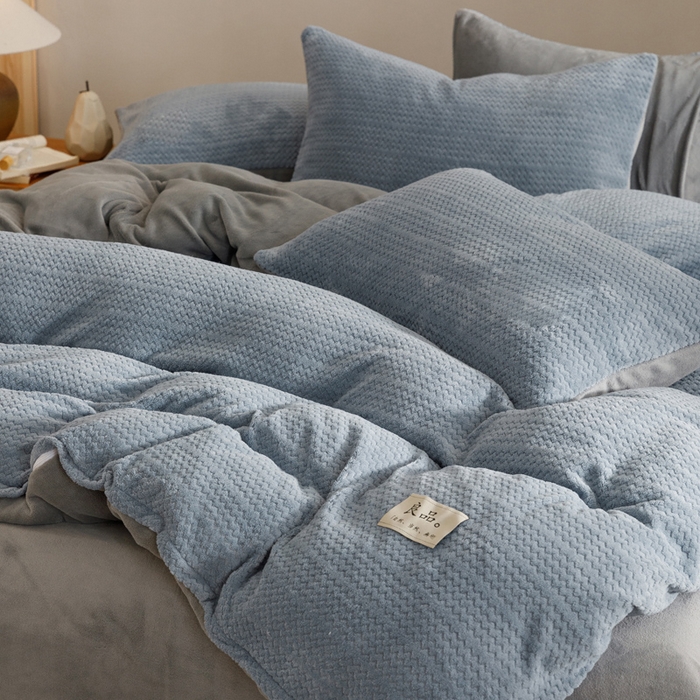 91家纺网 家纺一手货源 找家纺 早晨家纺 2025新款波浪款牛奶绒提花四件套 波浪-宾利蓝