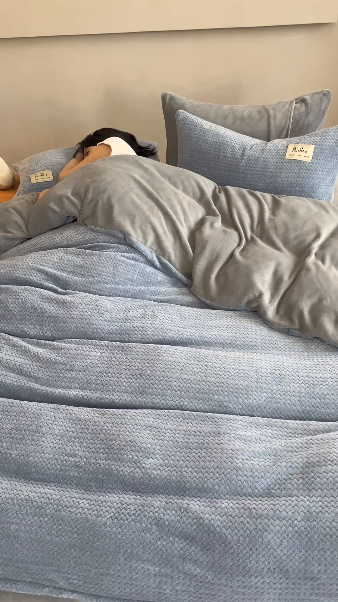 91家纺网 家纺一手货源 找家纺 （总）早晨家纺 2025新款波浪款牛奶绒提花四件套