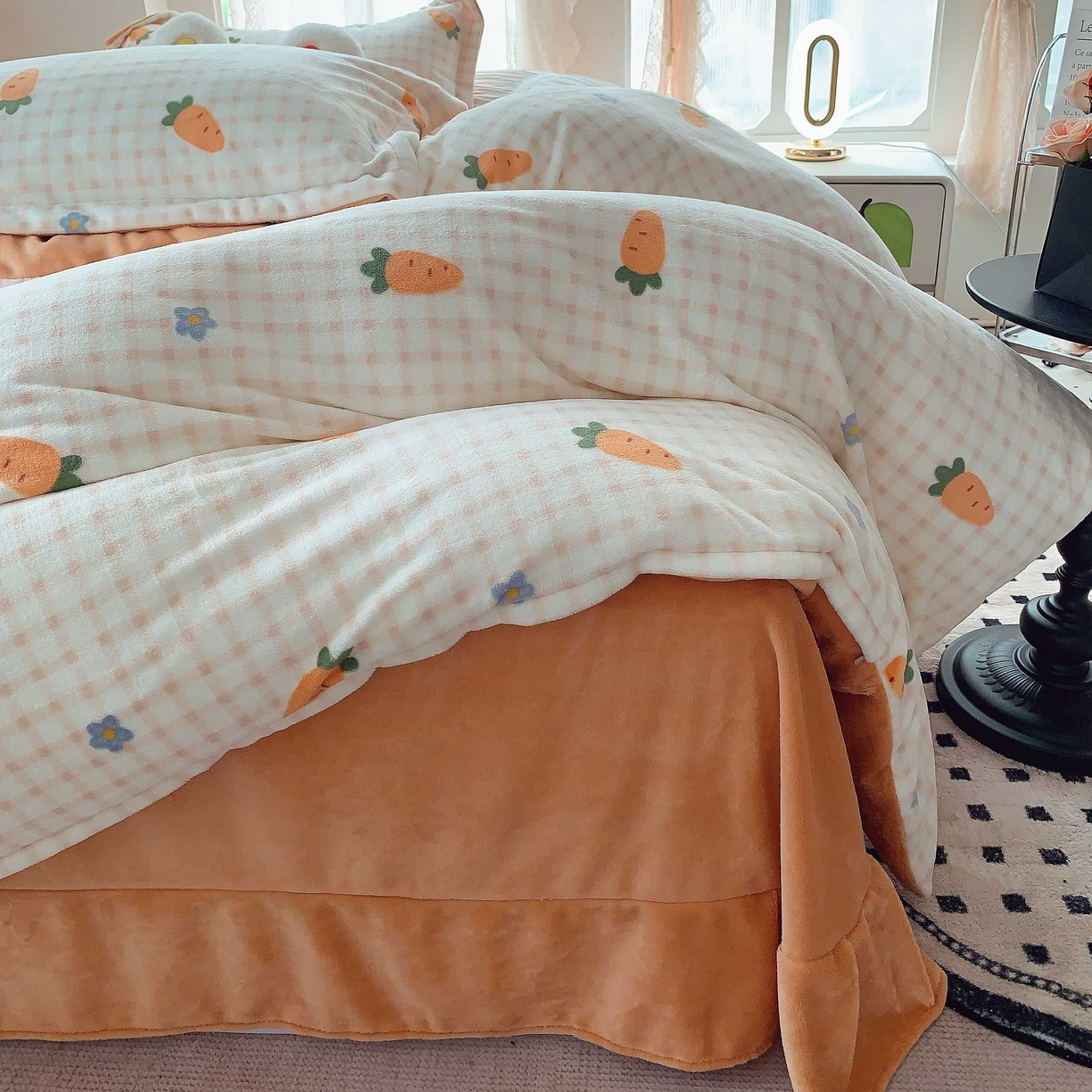 91家纺网 家纺一手货源 找家纺 莱豫家纺 2025新款加厚牛奶绒三件套四件套保暖不静电 甜心萝卜