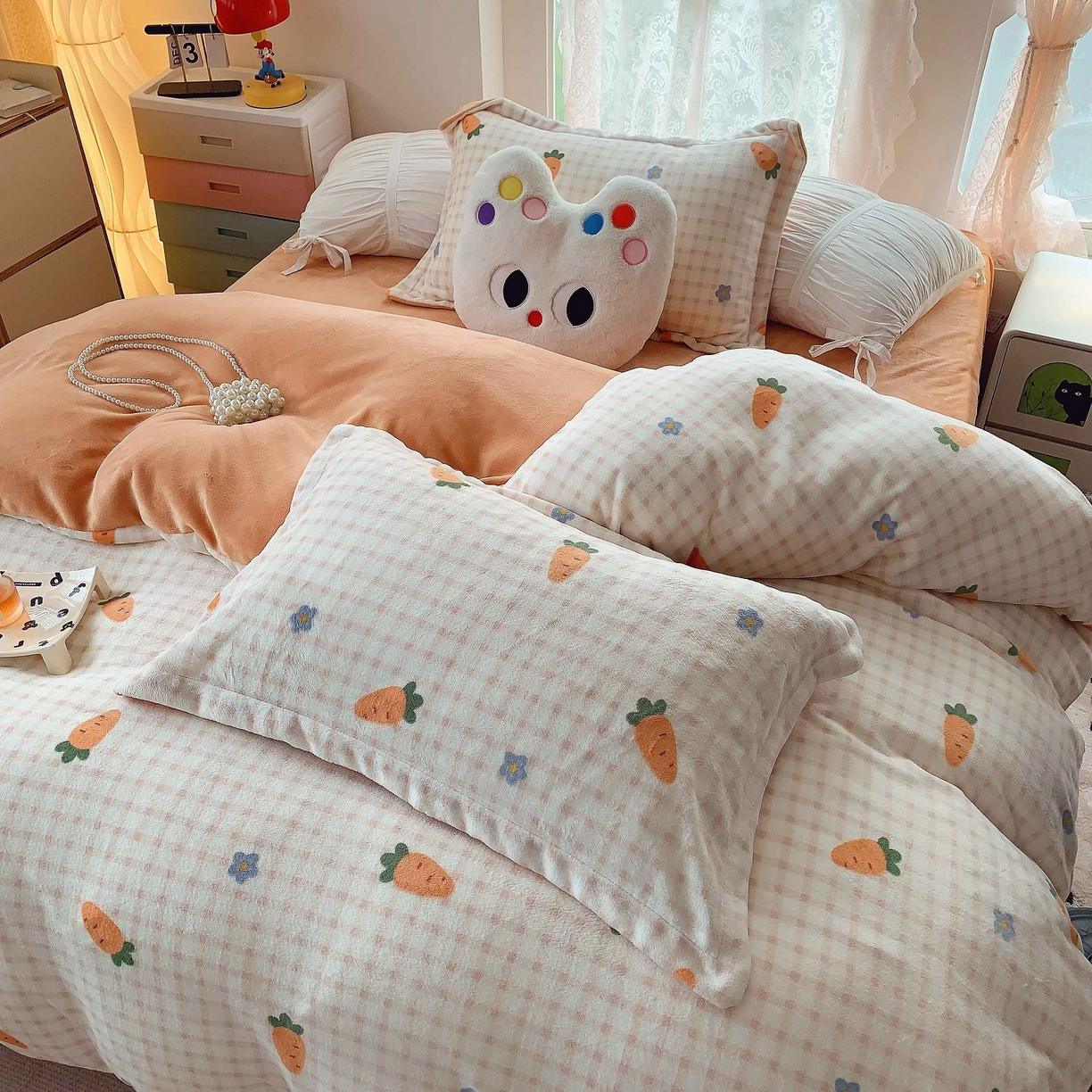 91家纺网 家纺一手货源 找家纺 莱豫家纺 2025新款加厚牛奶绒三件套四件套保暖不静电 甜心萝卜