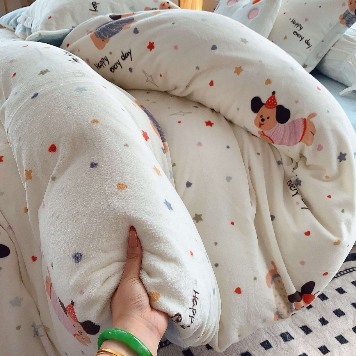 91家纺网 家纺一手货源 找家纺 莱豫家纺 2025新款加厚牛奶绒三件套四件套保暖不静电 童趣星海